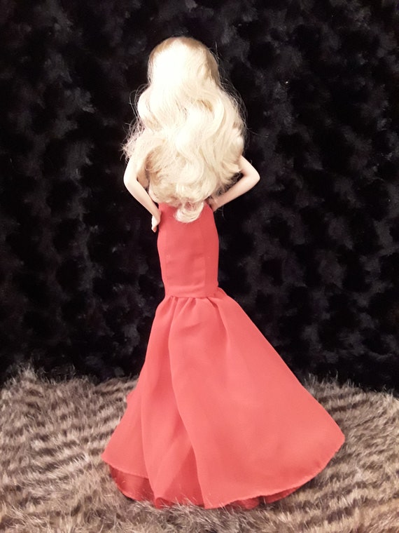 Barbie with red heart dress sale