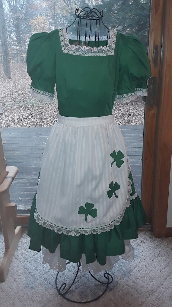 Scottish Highland Costume: Irish Washerwomen Dress