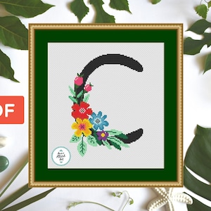 Patrón de punto de cruz con letra C floral: elegante diseño de bordado con monograma, letra inicial en punto de cruz, patrón de punto de cruz con alfabeto floral