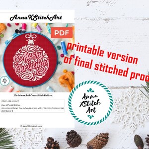 以下が含まれることがあります： Anna XStitch ArtによるPDFクロスステッチパターン。デザインは、白い「Merry Christmas」の文字が入った赤いクリスマスオーナメントです。寸法は幅19.41cm、高さ19.69cmです。