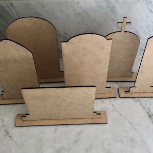 Spookachtige knutseluitsnijdingen grafsteen met standaard | Halloweendecoratie | Kerkhof | Digitaal snijbestand | Glowforge | SVG-bestand | Lasersnijden