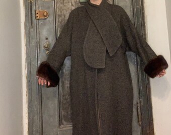 XL 1X 2XL  Large Vintage 50s 60s high neck tie neck collar grey brown wool swing coat with fur sleeve trim