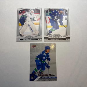 Lot de cartes o-pee-chee des canucks de vancouver et recrue 2024-25 du pont supérieur