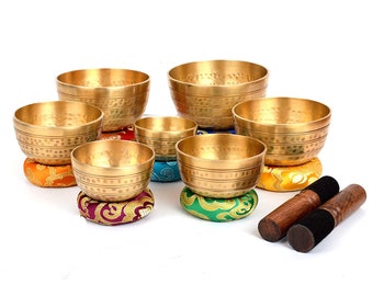 Hand beaten singing bowl set of 7 - Seven chakra Healing Meditation yoga Sound Baths - Tibetan Singing  Bowls  - Mallet cushion carry case