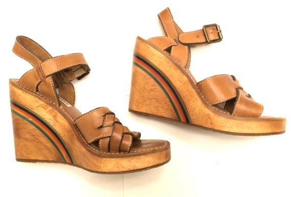 Steve Madden Vintage Rainbow Stripe Tan Platform W