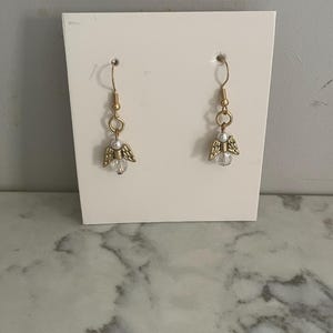 Pendientes colgantes de ángel dorado hechos a mano: fondo transparente imagen 2