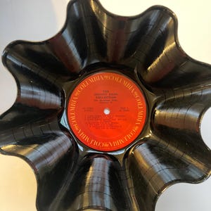 Cuenco de vinilo de Johnny Cash - hecho a mano con cualquiera de sus discos de vinilo originales