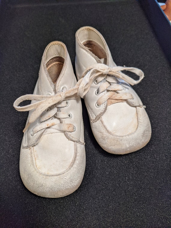 1980's white leather kids shoes