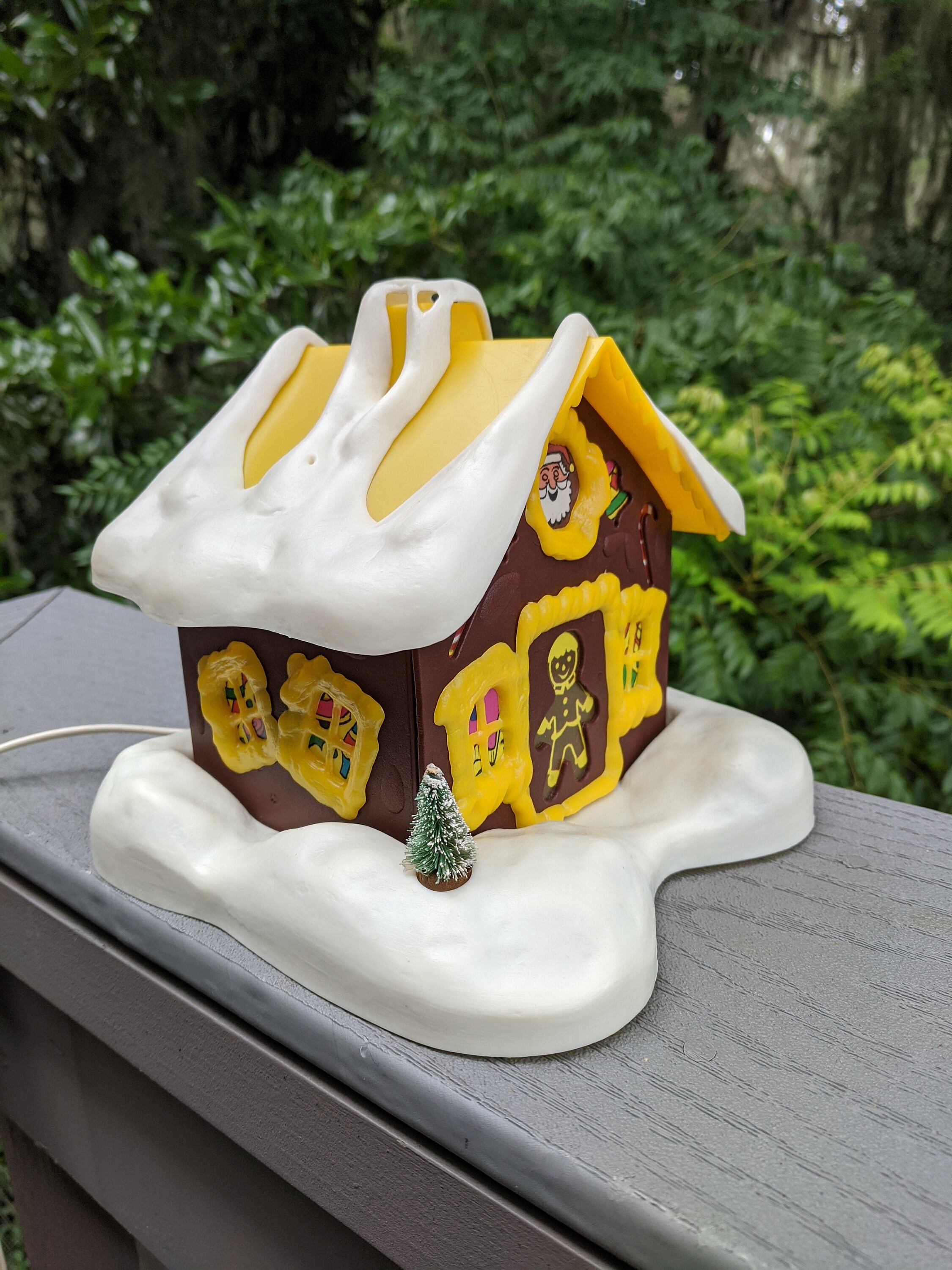 Gingerbread Blow Mold - jxo3mp0