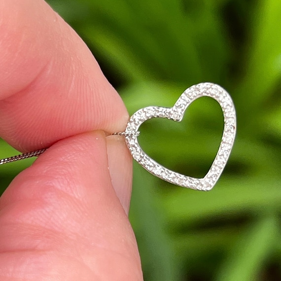 HEART Y MORE! Vintage 9 ct 9 k white gold small ti