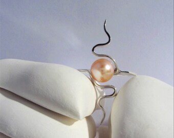 Contemporary statement pearl ring, Solid silver cocktail ring, Hallmarked Argentium silver ring handmade in UK.