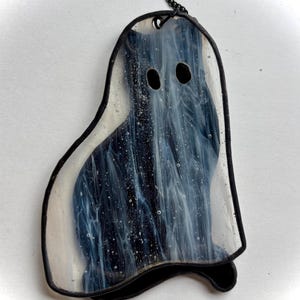 Ghost cat stained glass pattern