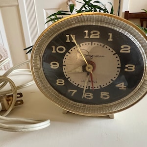 Vintage  Ingraham Nightstand Alarm Clock Working!