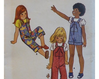 Childs Overalls Pattern, Zipper Front, Shoulder Straps, Buckles, Front Pocket, Short/ Long Pants, Butterick 6559 UNCUT Size 4  Breast 23"