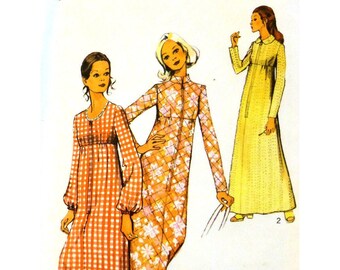 Dressing Gown Robe Pattern, Zipper Front, Long Sleeves, High or Round Collar/ Scoop Neck, Nightie, Style 3779 Size 12 Bust 34" 87 cm