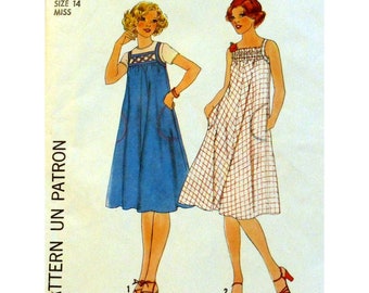 Tent Sundress Pattern, Lattice or Elastic Bandeau Yoke, Gathered Skirt, Shoulder Straps, Pockets, Simplicity 7962 Size 12
