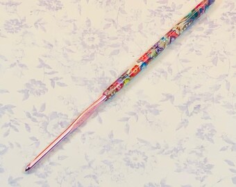 Handmade Polymer Clay Covered Susan Bates Crochet Hook - Size C/2  2.75 mm - Flowers and Purple Butterflies
