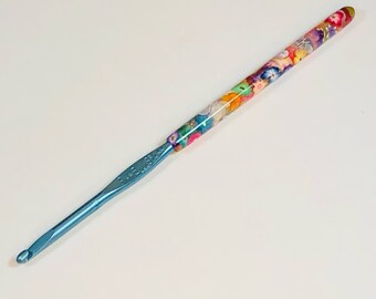 Polymer Clay Embellished VINTAGE Crochet Hook   Susan Bates   Size F/5 3.75mm   Translucent Butterfly and Flower Design