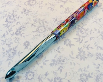 Handmade Polymer Clay Embellished Crochet Hook - Susan Bates Size M/13 9.00mm - Inline - Aluminum - Flowers and Purple Butterflies