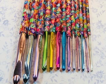 Thirteen Piece Handmade Polymer Clay Embellished Crochet Hook Set - Susan Bates - B C D E F G H I J K L M N