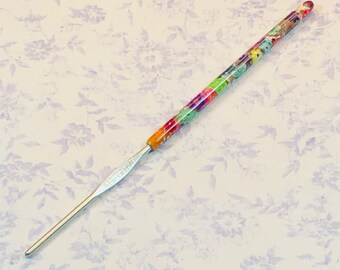 Handmade Polymer Clay Covered Susan Bates Crochet Hook - Size B/1  2.25 mm - Flowers and Green Butterflies