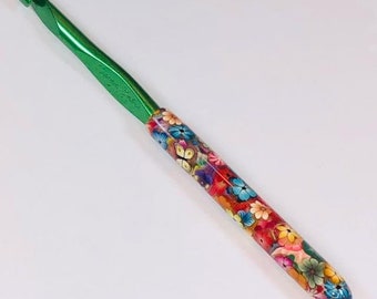 Polymer Clay Embellished Crochet Hook - Susan Bates - Size K10.5 6.50mm - Flowers and Yellow Butterflies