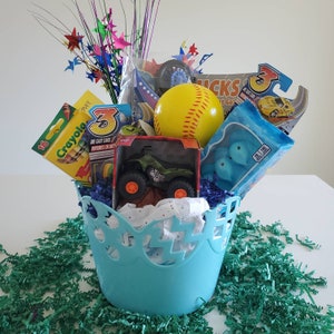 Car essentials gift basket for those first time drivers 🚙✨ #16thbirth