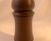 Country style Pepper grinder made of Mrytle wood ( Bay Leaf tree)