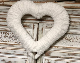 Corona de corazón de peluche color crema, decoración de pared de macramé, decoración de boda