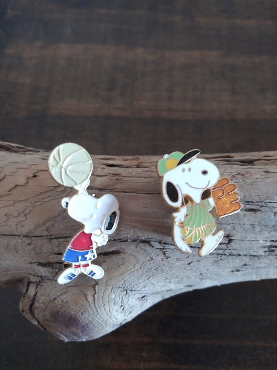 Vintage 1970's Snoopy Pins Basketball and Baseball