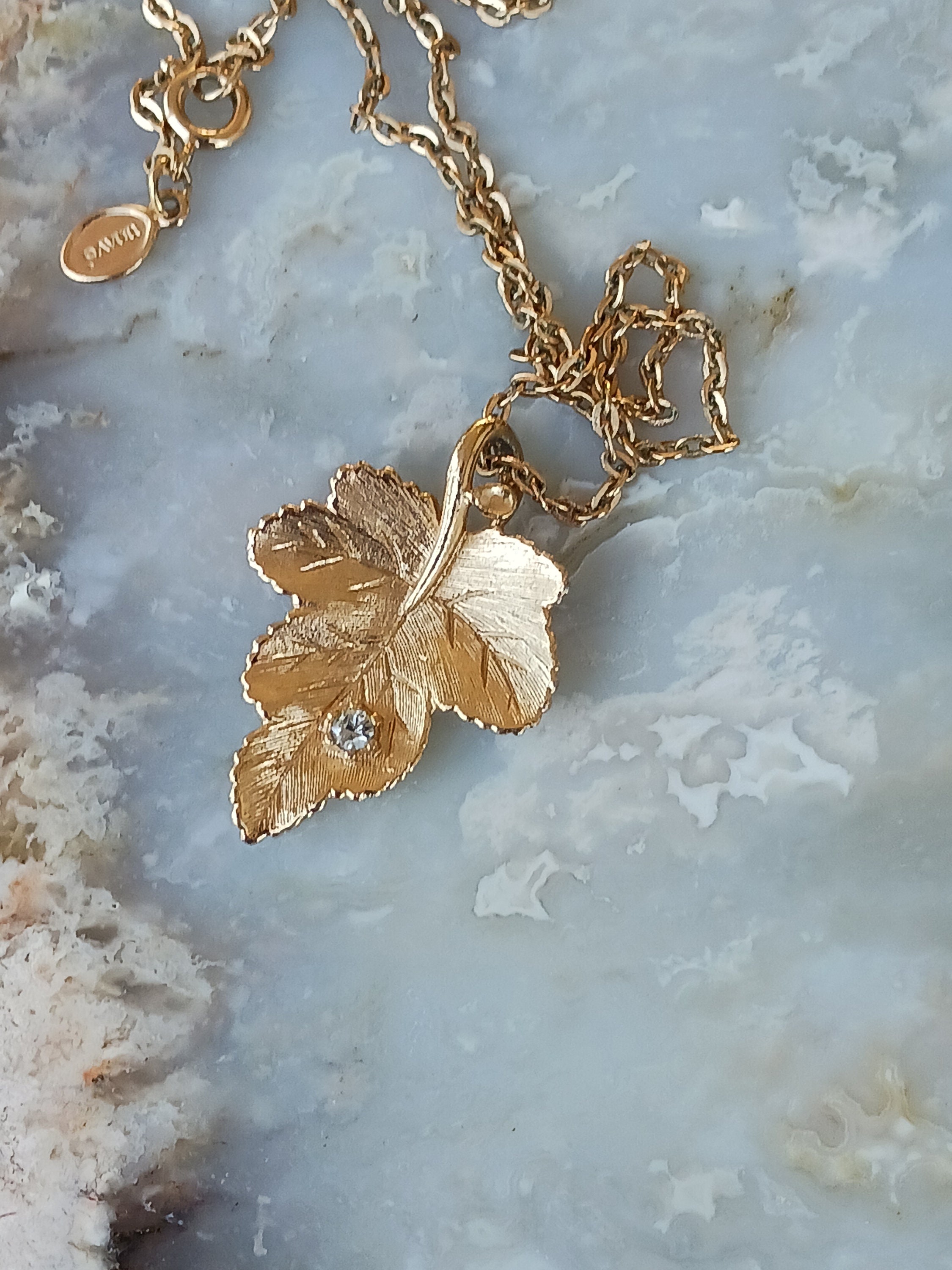 Avon Etched Leaf Rhinestone Gold Tone Vintage Necklace