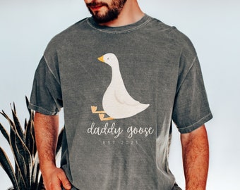 Daddy Goose Shirt,Pregnancy Announcement Shirt Dad, Pregnancy Shirt Mom,Comfort Colors Pregnancy Shirt,Baby Announcement,Mom Shirt Bow