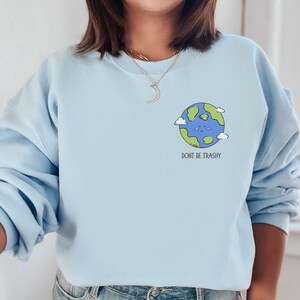 Be Kind To The Planet Sweatshirt, Earth Lover Sweatshirt, Retro Earth Shirt, Environmental Sweatshirt Gift, Trendy Earth Day Sweatshirt