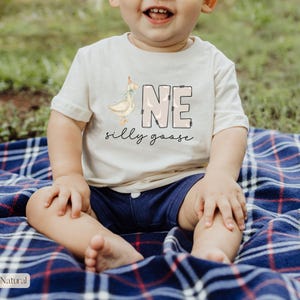 Camiseta familiar a juego para el primer cumpleaños de One Silly Goose, Camiseta de primer cumpleaños de ganso, Camiseta de mamá ganso, Camiseta de ganso personalizada, Camiseta de ganso tonto imagen 5