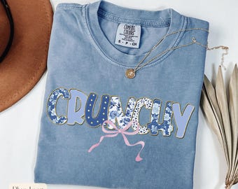 Comfort Colors Crunchy Shirt, Cute Crunchy Shirt,Organic Mama Gift, Crunchy Girl Shirt, Granola Girl Shirt, Healthy Mama Gift,Crunchy Gifts