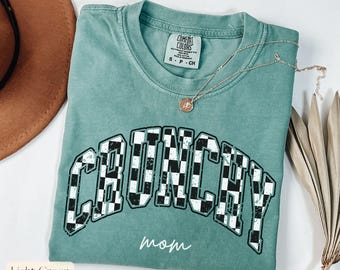 Crunchy Mom Shirt,Organic Mama Gift, Crunchy Girl Shirt, Granola Girl Shirt, Comfort Colors Crunchy Shirt, Healthy Mama Gift,Crunchy Gifts