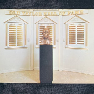 Cartão postal vintage do Old Taylor Hall of Fame Glenn's Creek Frankfort, KY