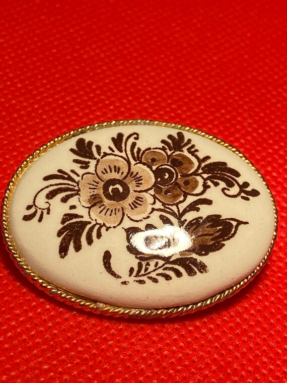 DELFT Holland Classic Flower Brooch/Pin - image 5