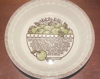 Vintage Royal China Jeanette Deep Dish Apple Pie