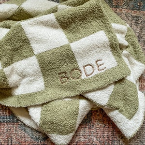 Super Soft Cozy Checkered Embroidered Baby Toddler Decorative Blanket image 2