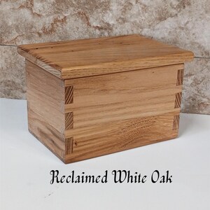 Decorative Wood Box with Lid, Reclaimed wood box, Oak keepsake wood box, Small decorative box 202, Small storage with lid, Oak Container