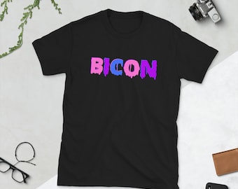 Camiseta unissex de manga curta BICON, camisa do orgulho bi, camisa bissexual, orgulho gay, ícone bi, presente gay, presente bi, camisa divertida, camisa queer, camiseta bi
