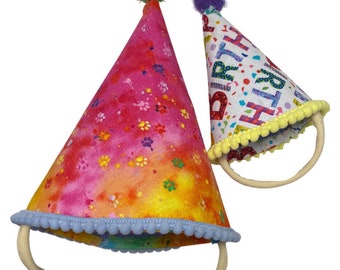 Chapeau de fête réutilisable pour animaux de compagnie ! Ce chapeau de fête personnalisable est idéal pour l'anniversaire de votre animal de compagnie. Fabriqué avec de la mousse et du tissu.