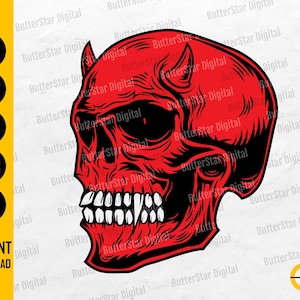 Puede incluir: Gráfico de calavera de diablo rojo y negro con cuernos y dientes afilados. La imagen incluye opciones de formato de archivo: SVG, DXF, PNG, EPS y AI, con el texto "DESCARGA INSTANTÁNEA". Diseño de ButterStar Digital.