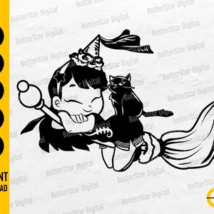 Könnte beinhalten: Schwarz-weiße digitale Illustration einer lächelnden Hexe auf einem Besen mit einer schwarzen Katze. Die Hexe trägt einen spitzen Hut und hält einen Zauberstab. Text auf der linken Seite: "SVG, DXF, PNG, EPS, AI". Der Text "INSTANT DOWNLOAD" steht darunter.