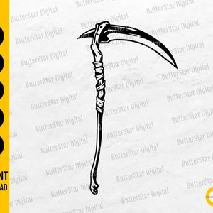 Może przedstawiać: Czarno-biała ilustracja kosy. Kosa ma zakrzywione ostrze i długi trzonek z owiniętą sekcją. Obraz zawiera tekst "SVG, DXF, PNG, EPS, AI" i "INSTANT DOWNLOAD".