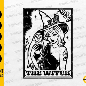 Könnte beinhalten: Schwarz-Weiß-Illustration einer Hexe mit einer Eule, die einen Hexenhut mit Blumen trägt. Der Text "THE WITCH" steht unten. Das Bild enthält auch den Text "SVG, DXF, PNG, EPS, AI" und "INSTANT DOWNLOAD".