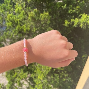Simple Pink Starfish and Pearl beaded bracelet