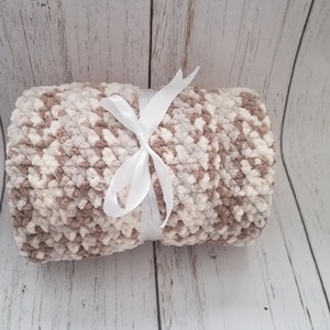 Handmade crochet blanket, Chunky baby blanket, Custom made blanket, Crib blanket, Plush baby blanket, Stroller blanket