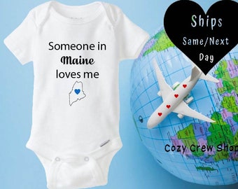 Someone in Maine loves me, Maine baby onesie®, Baby shower gift, Maine bodysuit, Short/Long sleeve onesie®, Custom onesie®, State